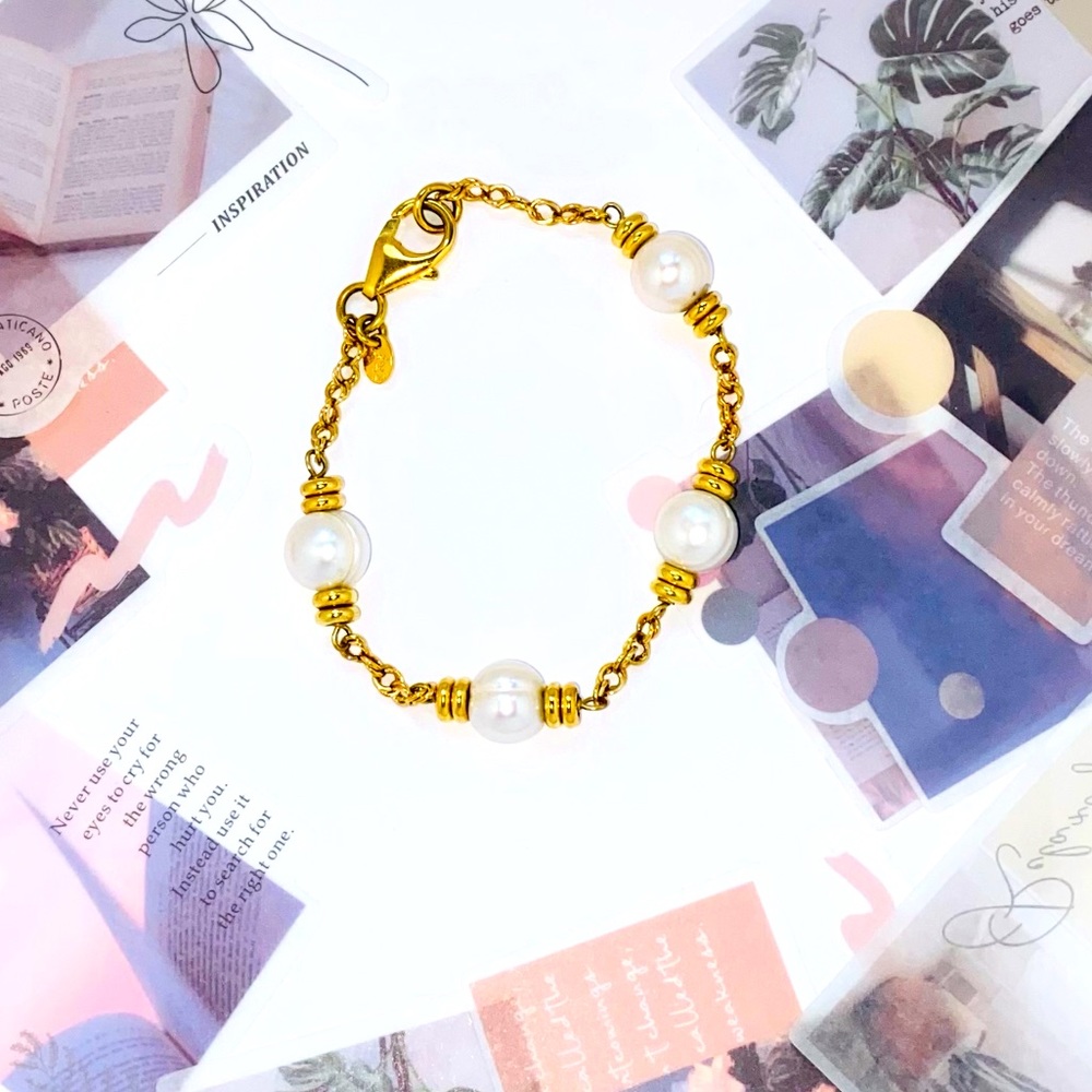 Pearl bracelet